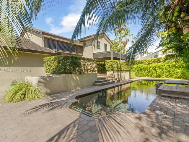 371 Isla Dorada Blvd, Coral Gables FL 33143