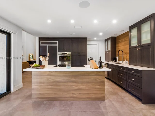 371 Isla Dorada Blvd, Coral Gables FL 33143