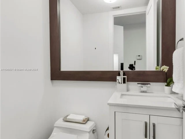 371 Isla Dorada Blvd, Coral Gables FL 33143