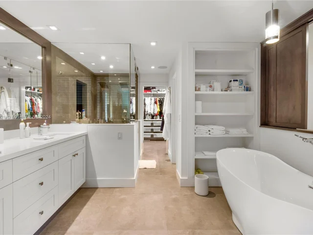 371 Isla Dorada Blvd, Coral Gables FL 33143