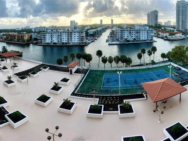 290 174th St # 1612, Sunny Isles Beach FL 33160