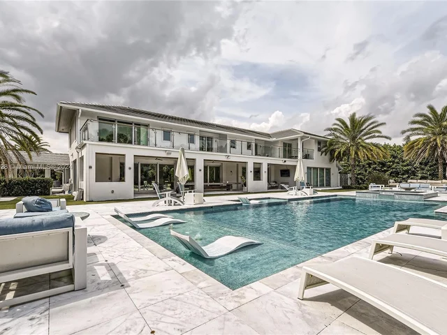 17552 E Fieldbrook Cir E, Boca Raton FL 33496