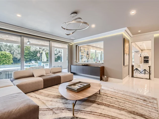 17552 E Fieldbrook Cir E, Boca Raton FL 33496