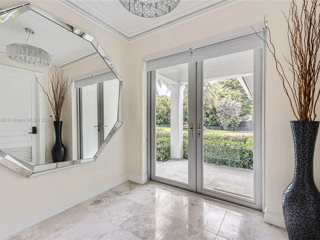 17552 E Fieldbrook Cir E, Boca Raton FL 33496