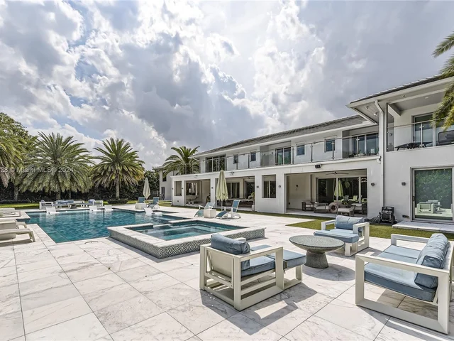 17552 E Fieldbrook Cir E, Boca Raton FL 33496