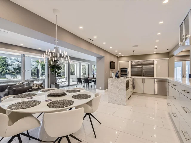 17552 E Fieldbrook Cir E, Boca Raton FL 33496