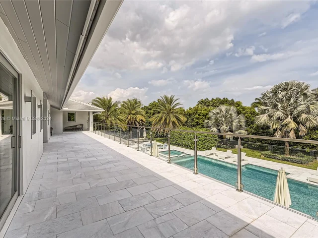 17552 E Fieldbrook Cir E, Boca Raton FL 33496