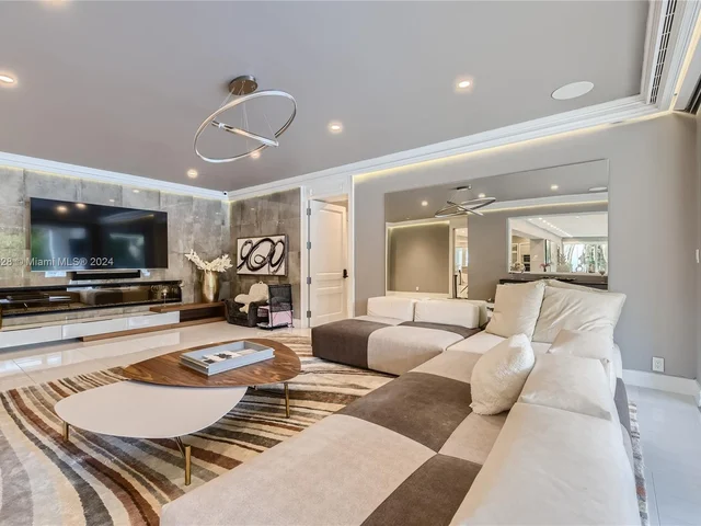 17552 E Fieldbrook Cir E, Boca Raton FL 33496