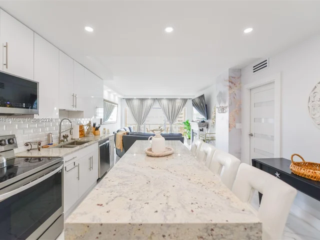 1980 S Ocean Dr # 14B, Hallandale Beach FL 33009