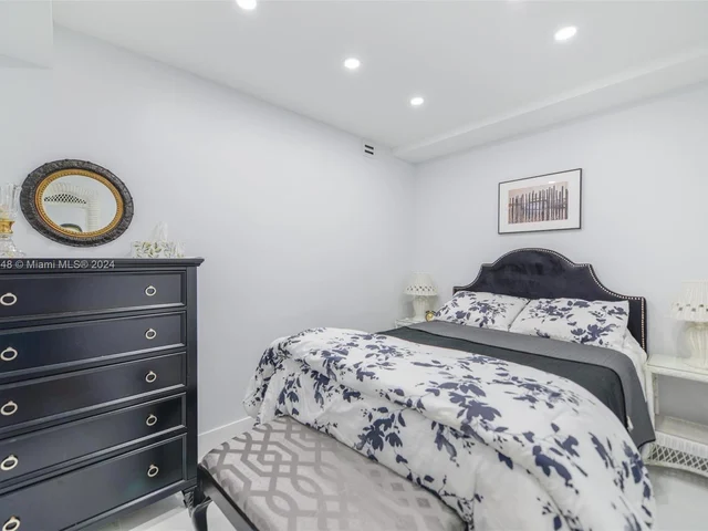 1980 S Ocean Dr # 14B, Hallandale Beach FL 33009