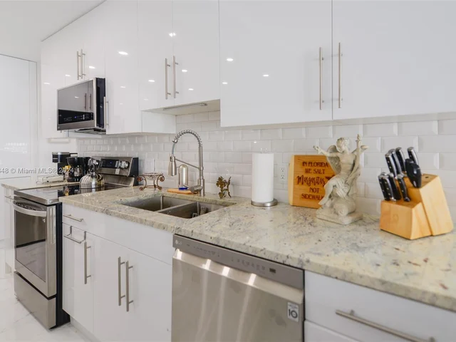 1980 S Ocean Dr # 14B, Hallandale Beach FL 33009