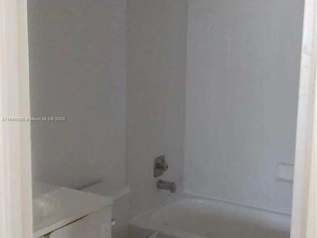 5901 Washington St # 245, Hollywood FL 33023