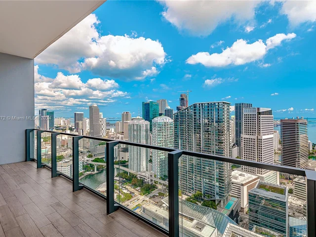 88 SW 7th St # 4107, Miami FL 33130