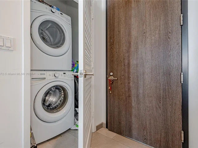 88 SW 7th St # 4107, Miami FL 33130