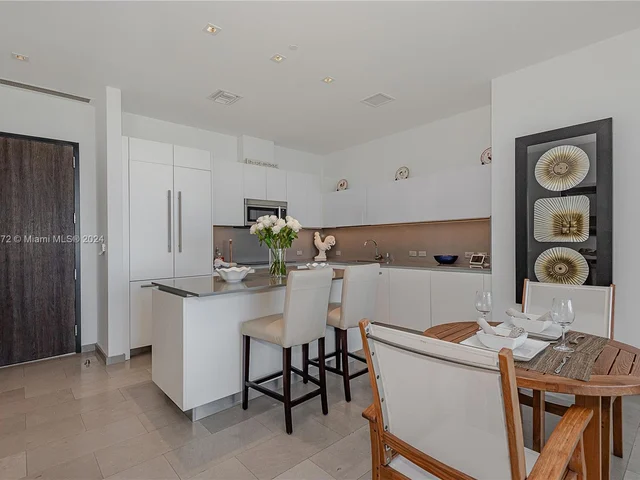 88 SW 7th St # 4107, Miami FL 33130