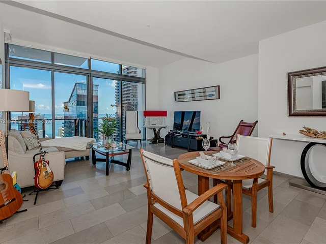 88 SW 7th St # 4107, Miami FL 33130