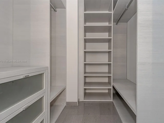 88 SW 7th St # 4107, Miami FL 33130