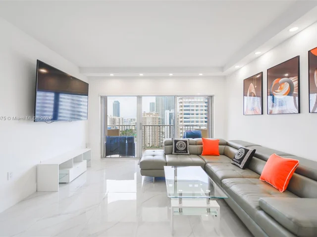 1980 S Ocean Dr # 18K, Hallandale Beach FL 33009