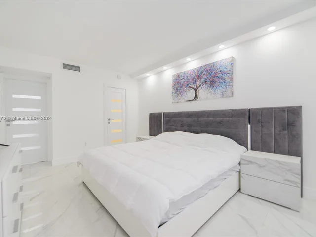 1980 S Ocean Dr # 18K, Hallandale Beach FL 33009