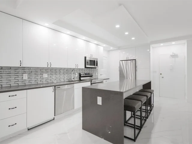 1980 S Ocean Dr # 18K, Hallandale Beach FL 33009