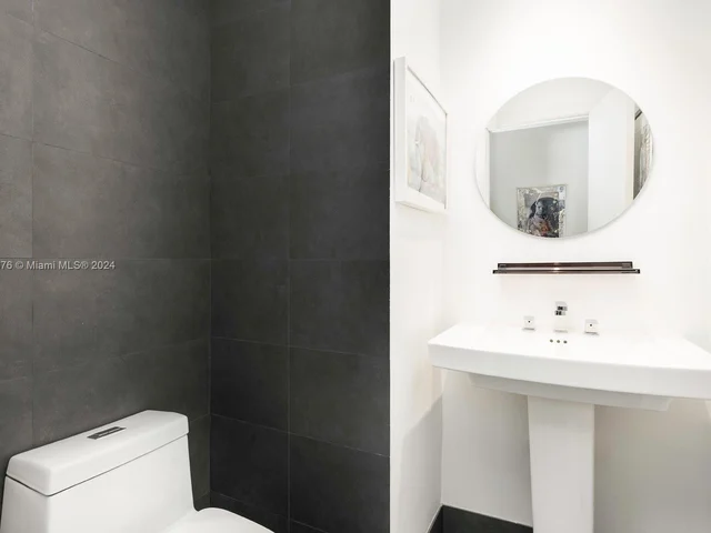 5736 Lagorce Dr, Miami Beach FL 33140