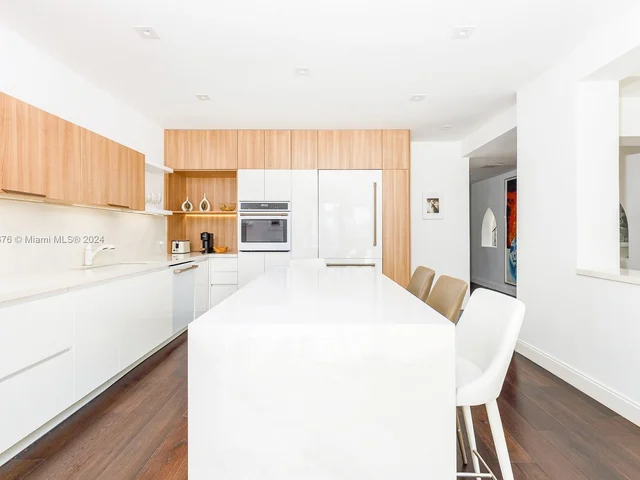 5736 Lagorce Dr, Miami Beach FL 33140