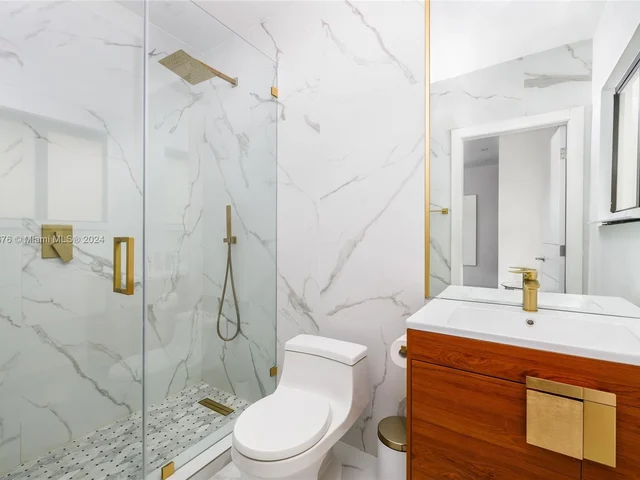 5736 Lagorce Dr, Miami Beach FL 33140