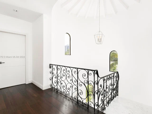 5736 Lagorce Dr, Miami Beach FL 33140