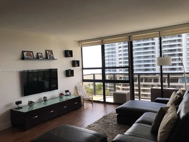 600 NE 36th ST # 1207, Miami FL 33137