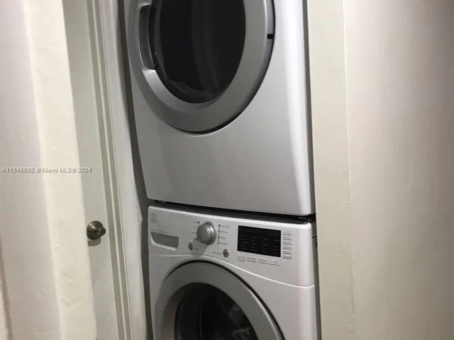 600 NE 36th ST # 1207, Miami FL 33137