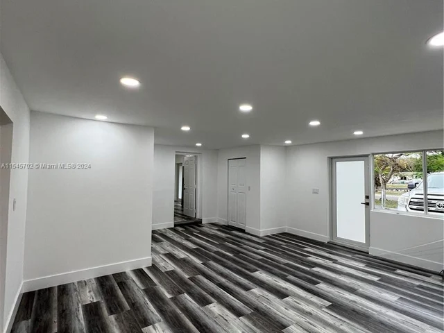 17621 NW 42nd Ave, Miami Gardens FL 33055