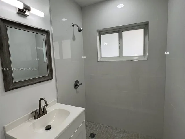 17621 NW 42nd Ave, Miami Gardens FL 33055