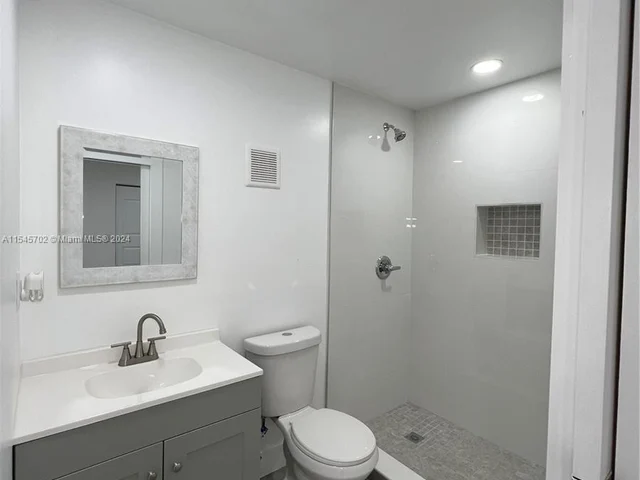 17621 NW 42nd Ave, Miami Gardens FL 33055