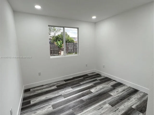 17621 NW 42nd Ave, Miami Gardens FL 33055