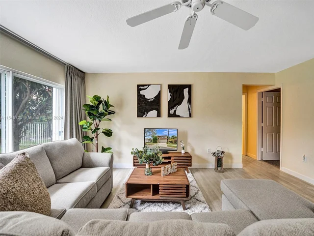 16752 NW 12th Ct, Pembroke Pines FL 33028