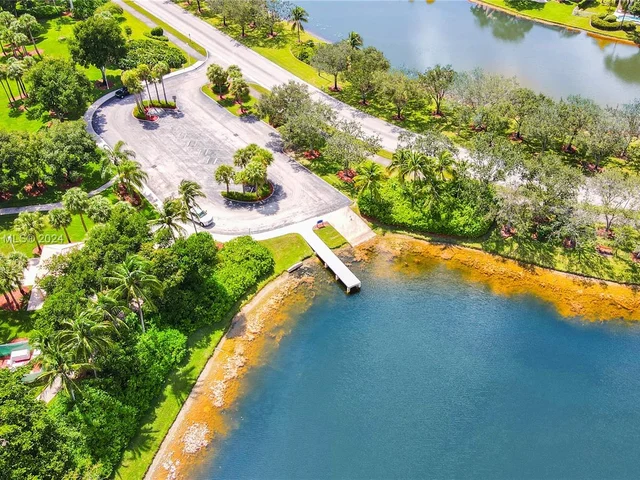 16752 NW 12th Ct, Pembroke Pines FL 33028