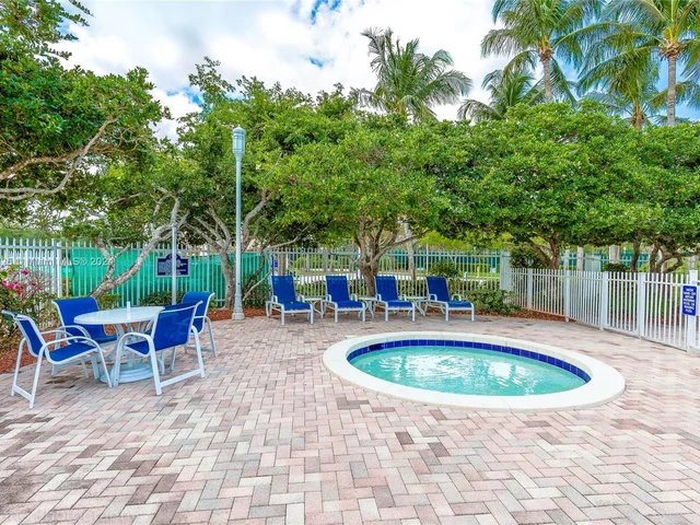 16752 NW 12th Ct, Pembroke Pines FL 33028