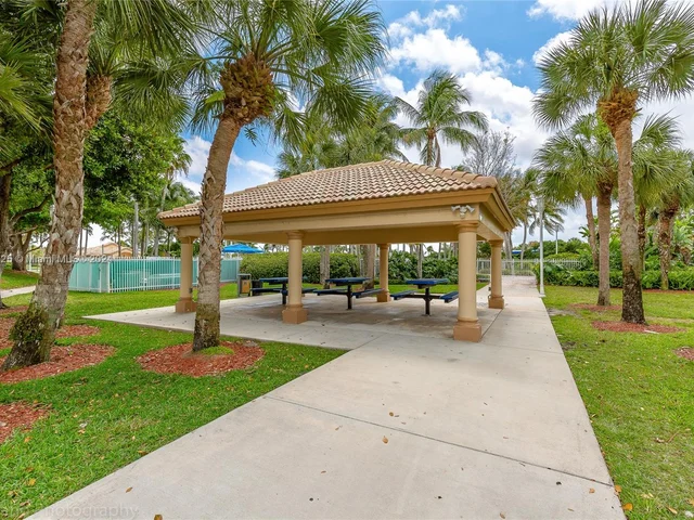 16752 NW 12th Ct, Pembroke Pines FL 33028