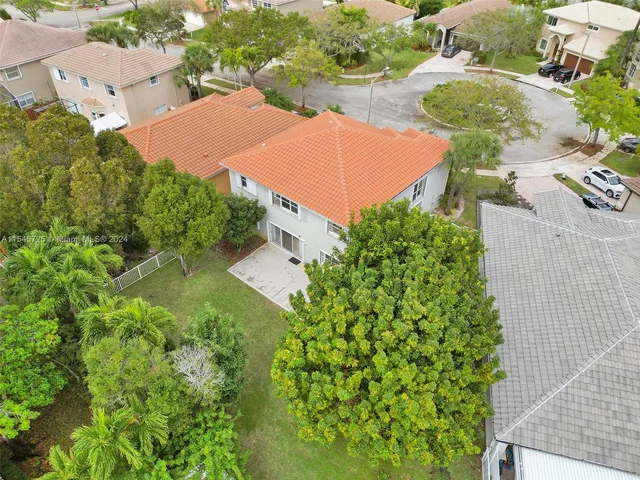 16752 NW 12th Ct, Pembroke Pines FL 33028