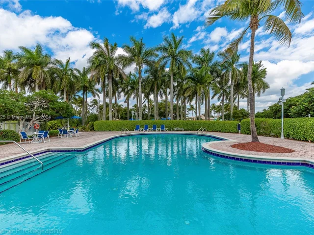 16752 NW 12th Ct, Pembroke Pines FL 33028