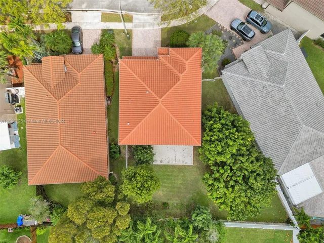 16752 NW 12th Ct, Pembroke Pines FL 33028