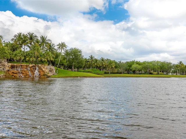 16752 NW 12th Ct, Pembroke Pines FL 33028