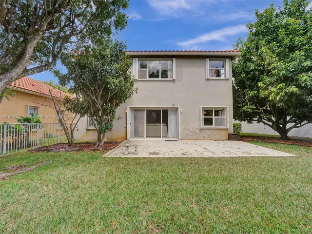 16752 NW 12th Ct, Pembroke Pines FL 33028