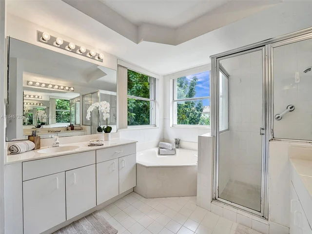 16752 NW 12th Ct, Pembroke Pines FL 33028