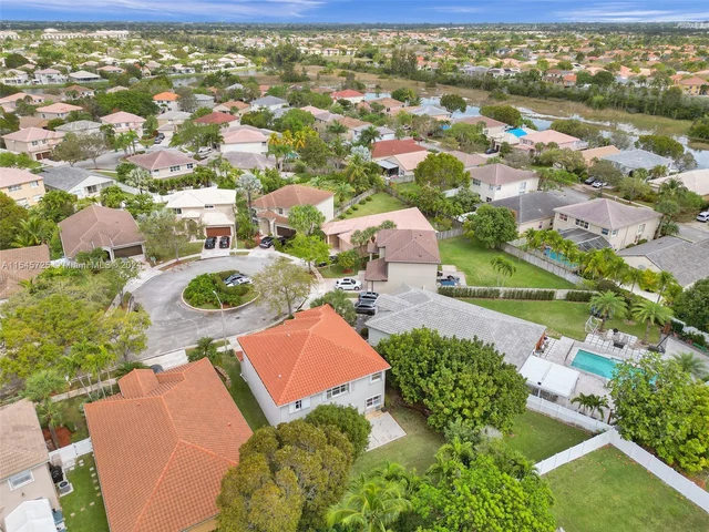 16752 NW 12th Ct, Pembroke Pines FL 33028