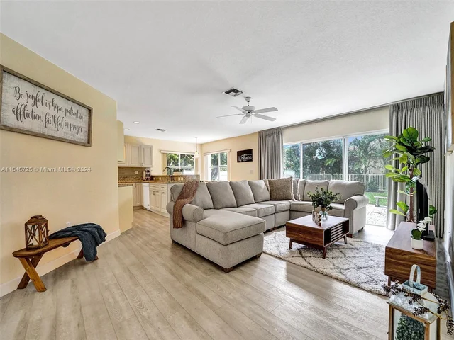 16752 NW 12th Ct, Pembroke Pines FL 33028