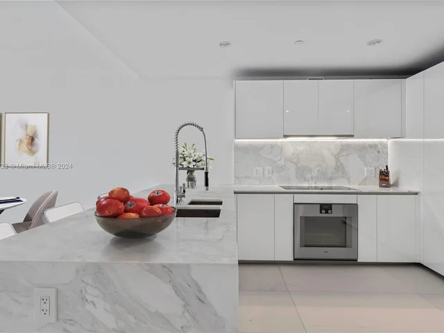 10201 Collins Ave # 1104, Bal Harbour FL 33154