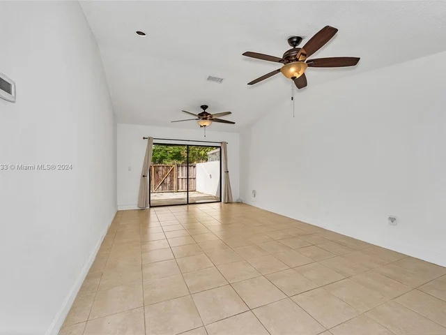 5104 SW 137th Ct, Miami FL 33175