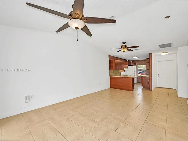 5104 SW 137th Ct, Miami FL 33175