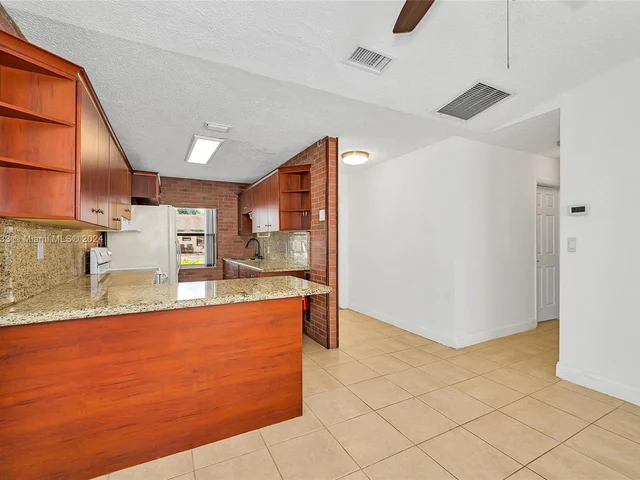 5104 SW 137th Ct, Miami FL 33175